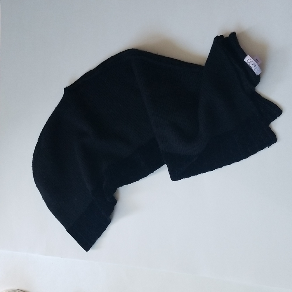 Nine & Co. Black Head Scarf